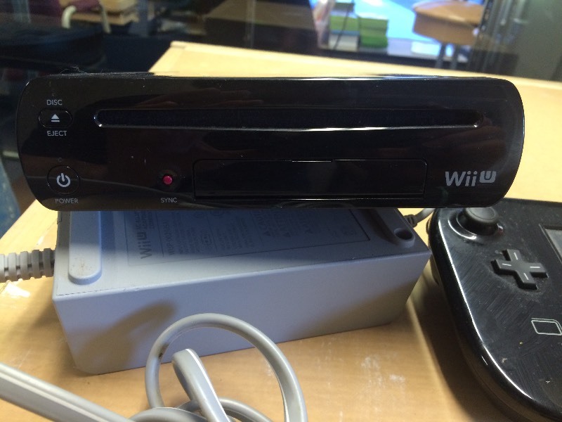 lot 3 image: WII SYSTEM PLUS ACCESSORIES