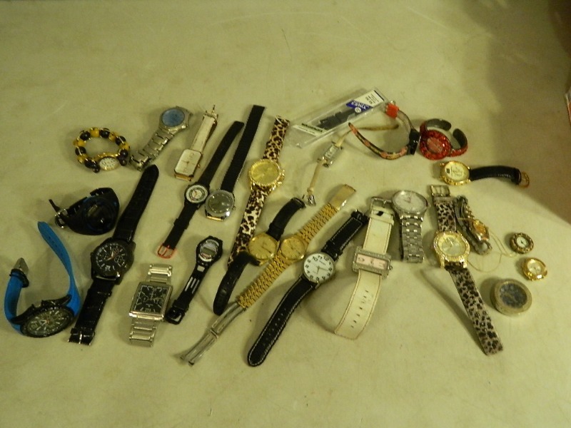 lot 29 image: Assorted Watches