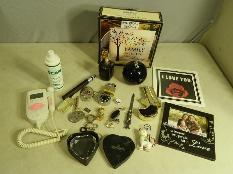 lot 30 image: Collectibles