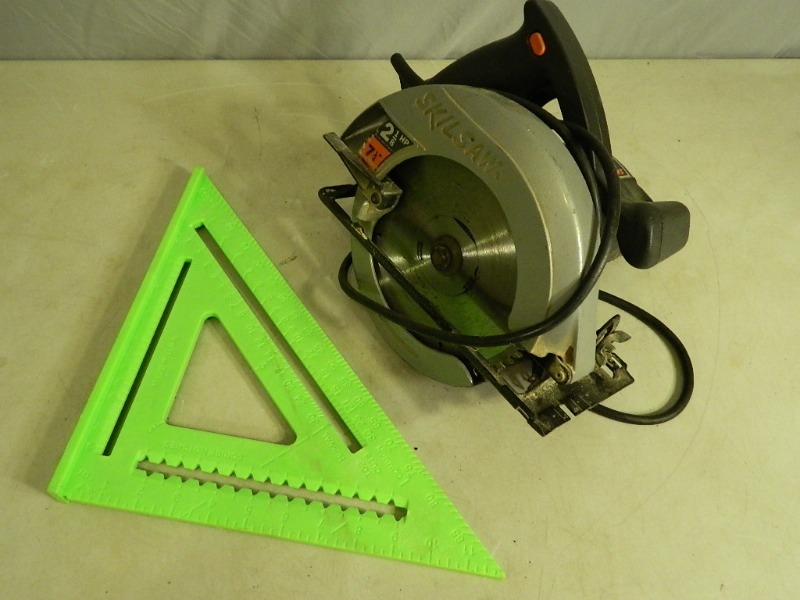 lot 32 image: Circular Saw and Large Square