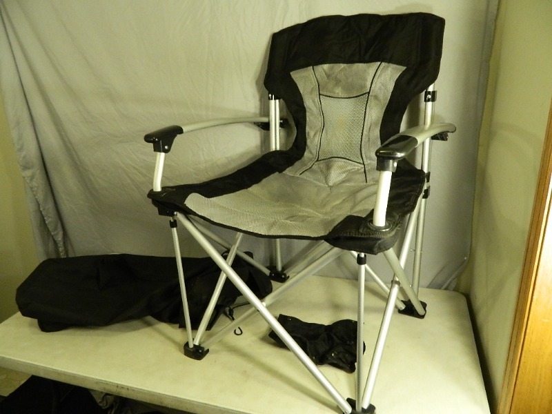 lot 40 image: Oversized Bag Chair