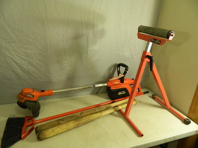 lot 44 image: Weed Whipper, Rolling Stand, and More