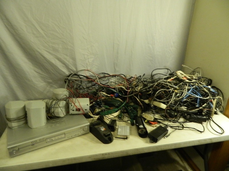 lot 81 image: Assorted Electronics