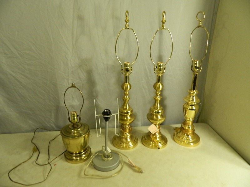 lot 91 image: Lamps