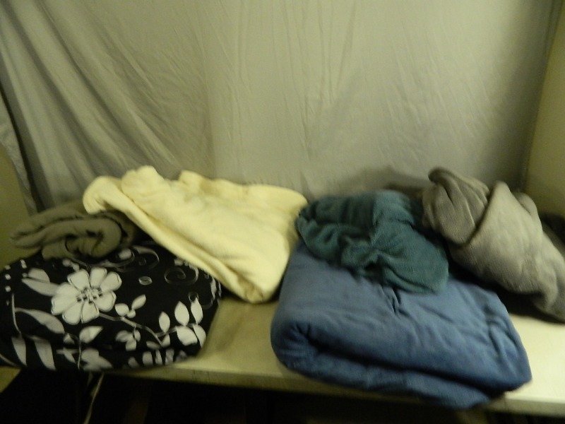 lot 101 image: Nice Blankets