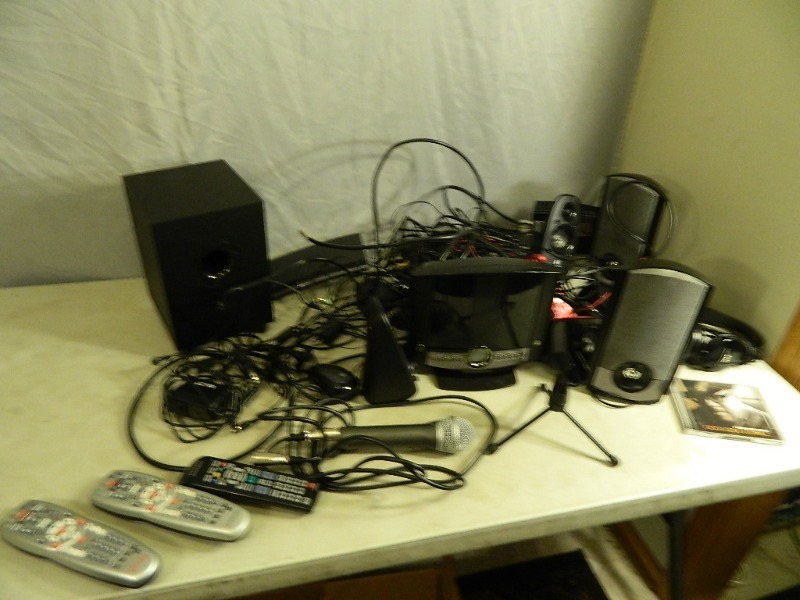lot 106 image: Assorted Electronics