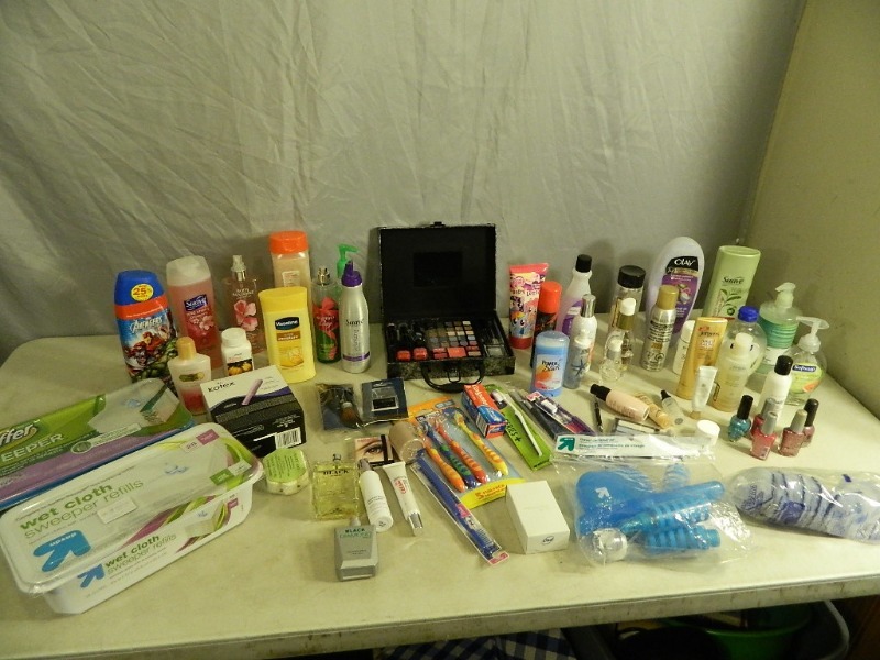 lot 113 image: Handsoap, Swiffers, Shampoo, and More