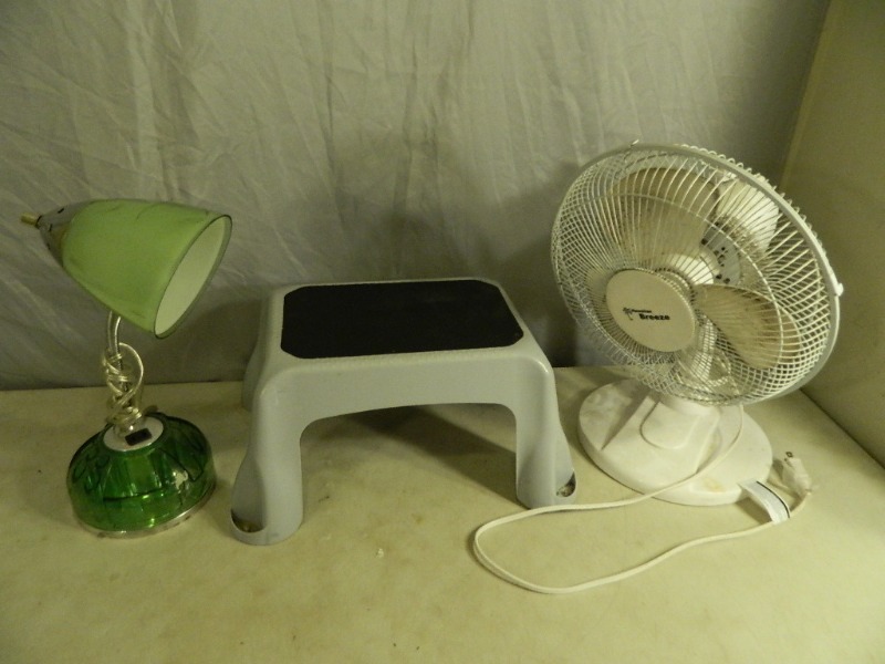 lot 115 image: Stool, Fan, and Light