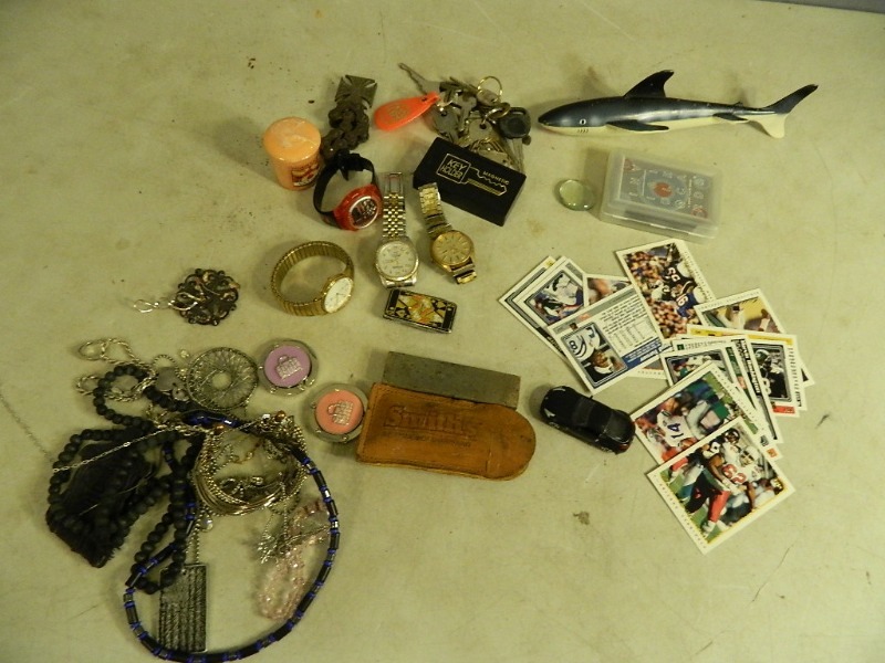 lot 138 image: Watches, Jewelry, Collectibles