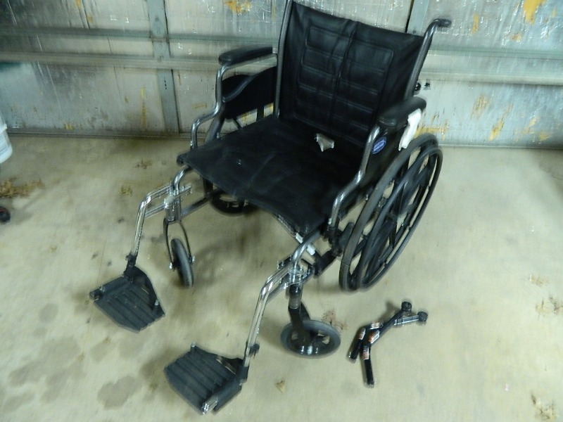 lot 8 image: Invacare Wheelchair