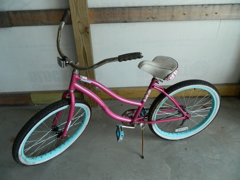lot 4 image: Huffy Womens Bike
