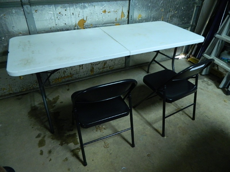 lot 152 image: Plastic Folding Table and 2 Folding Chairs