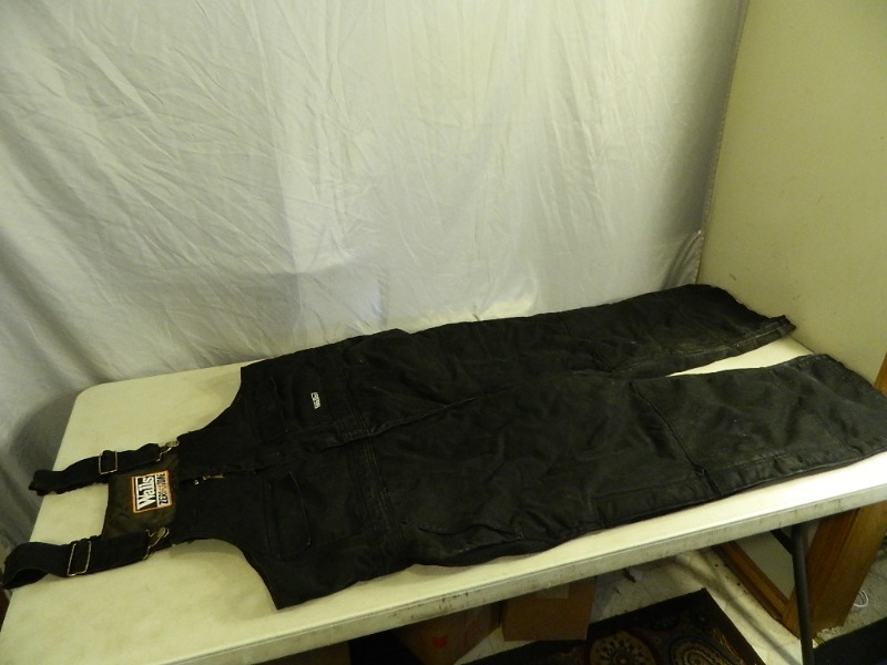 lot 153 image: Wall Zero Zone Bibs