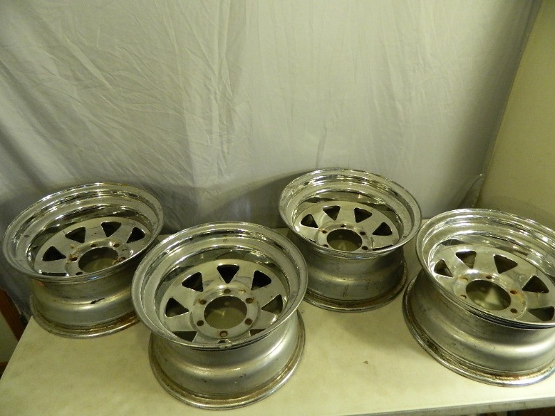 lot 13 image: 15 Car Rims