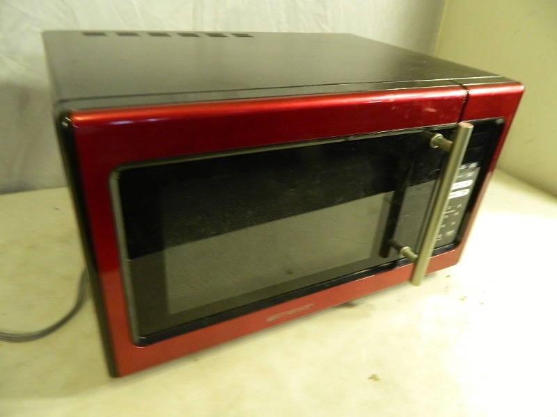 lot 156 image: Emerson Microwave