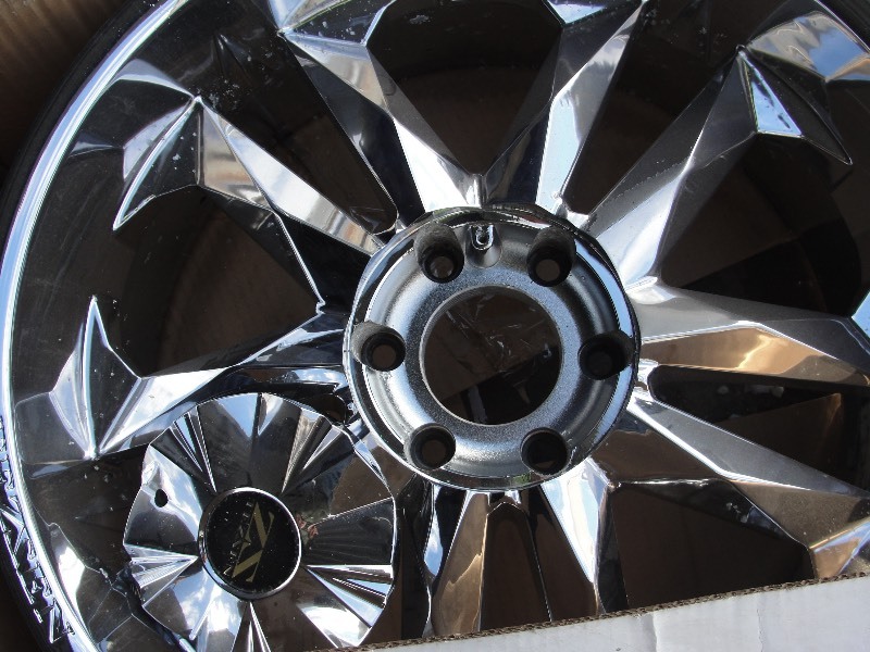 lot 5 image: 4 Used  DEVINO 22. x 9.5 Wheels