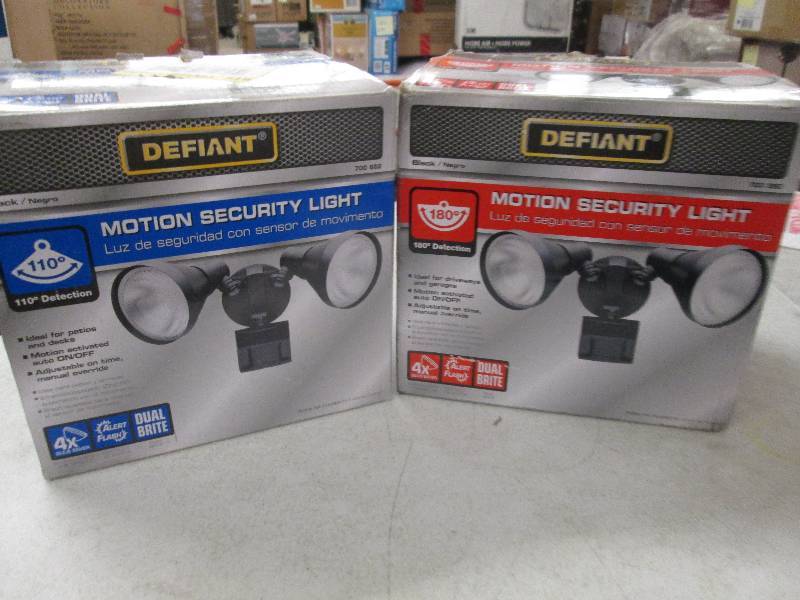 lot 26 image: 2 Defiant motion security lights bo...