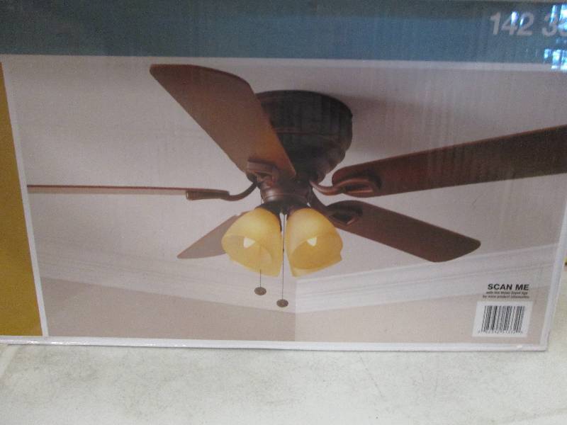 lot 109 image: Hampton Bay 52 large room ceiling ...