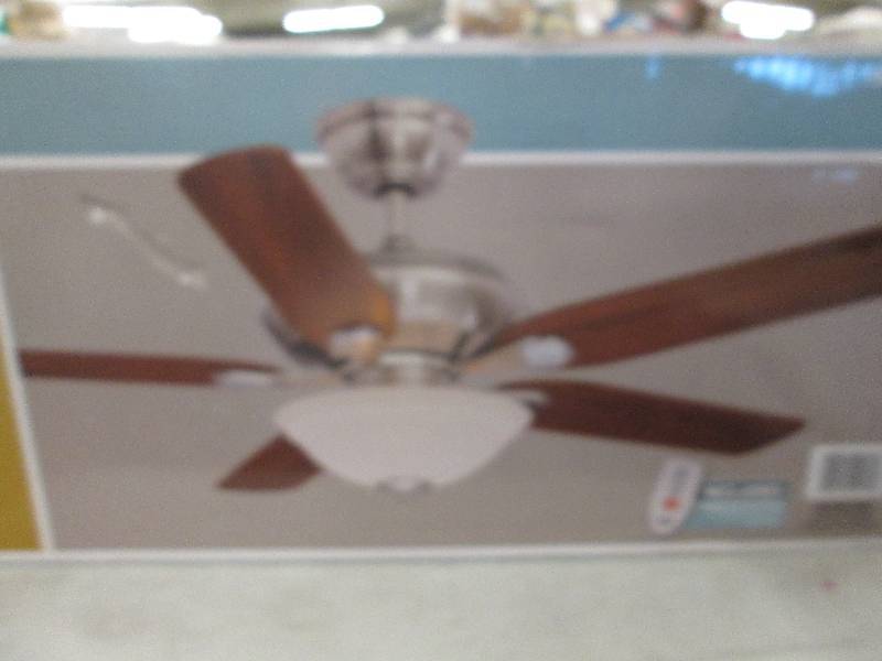 lot 113 image: Hampton Bay 52 inch large room ceil...