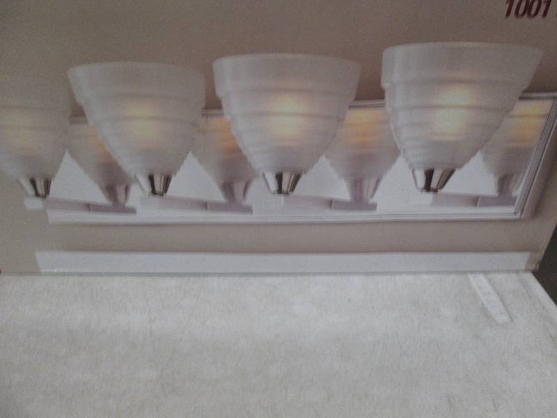 lot 190 image: hoome decorators 4 light vanity fix...