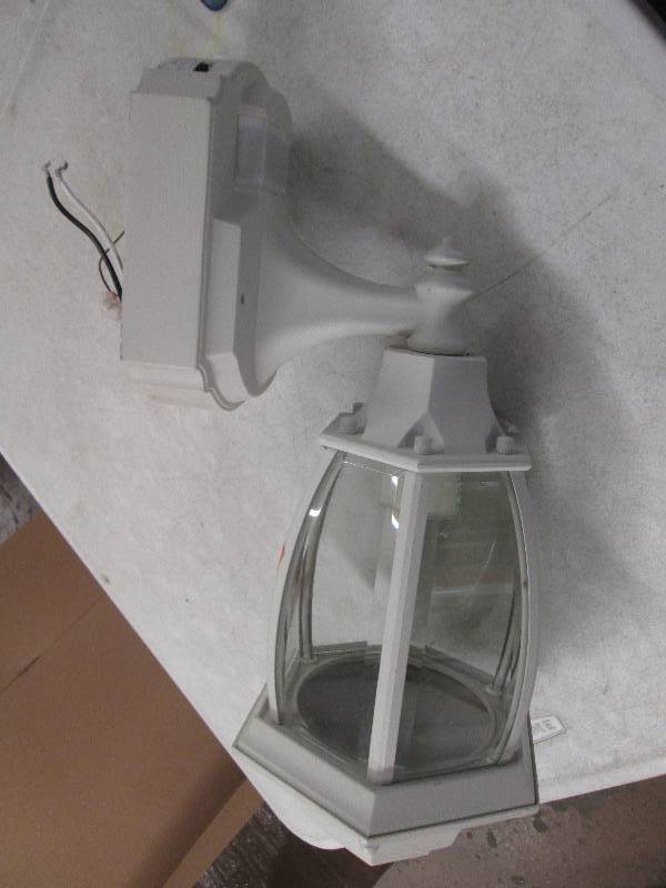lot 257 image: outdoor motion light ...