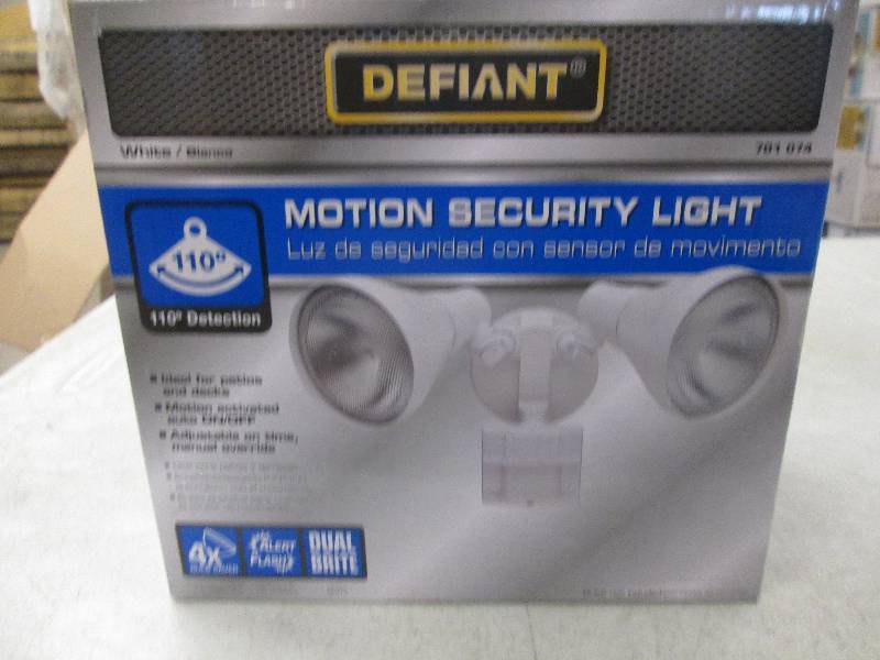lot 259 image: Defiant motion security light open ...