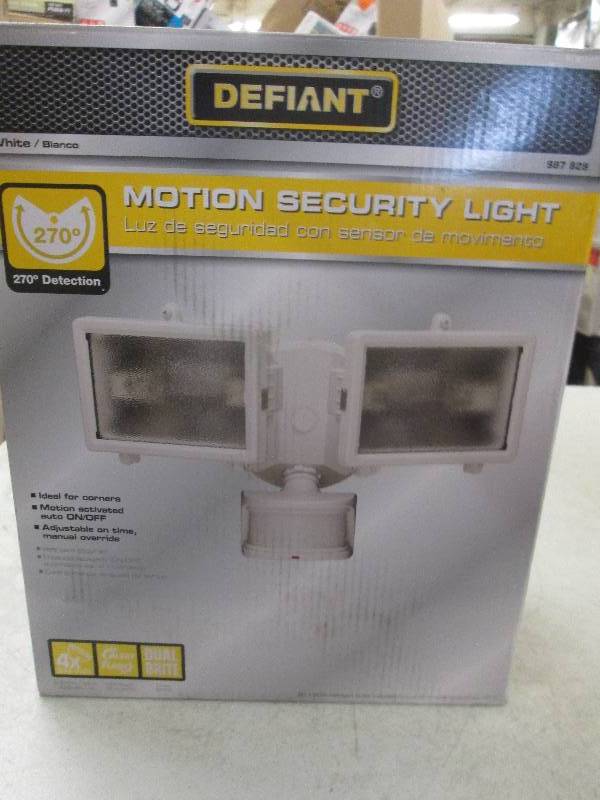 lot 261 image: Defiant motion security light open ...