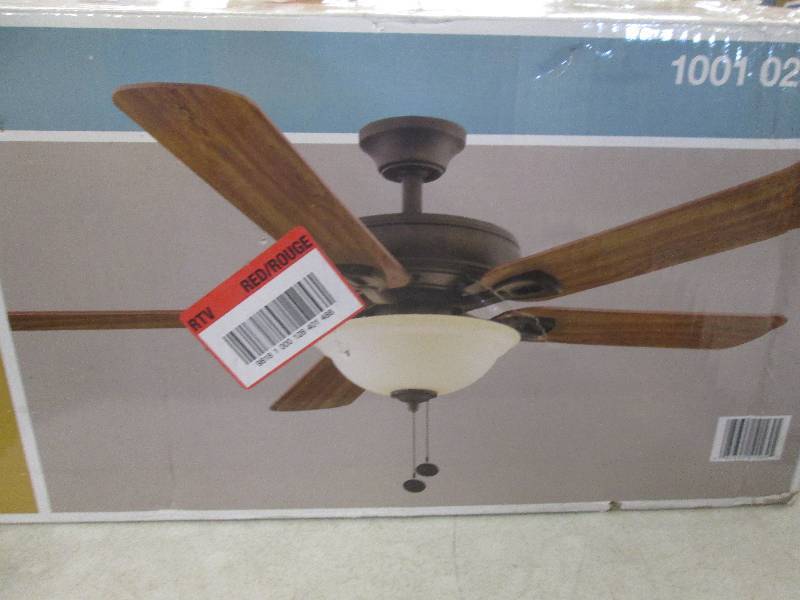 lot 262 image: Hampton Bay 52 large room ceiling ...