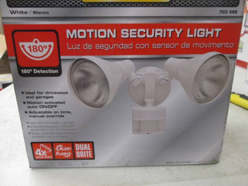 lot 291 image: Defiant motion security light open ...