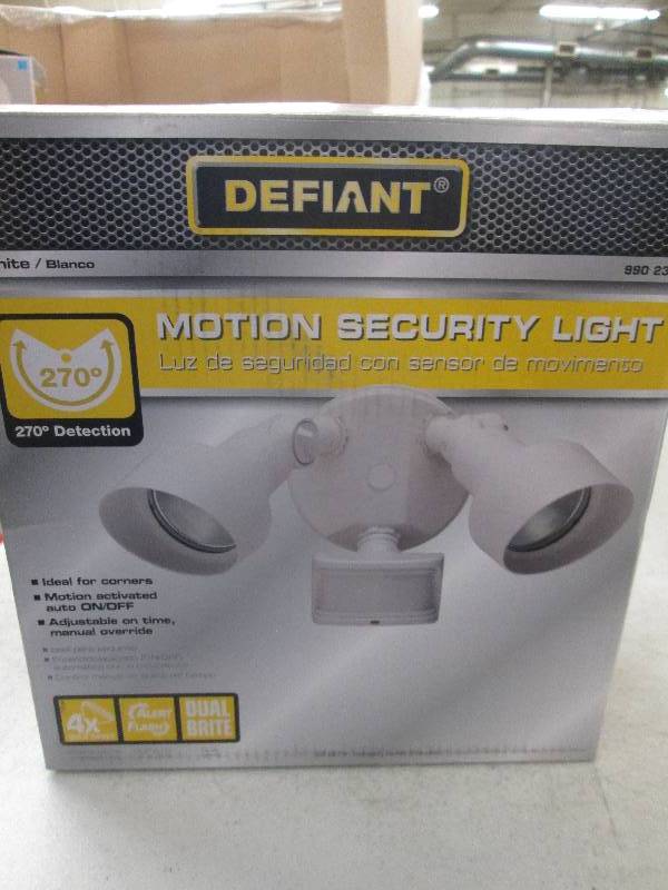 lot 293 image: Defiant motion security light open ...