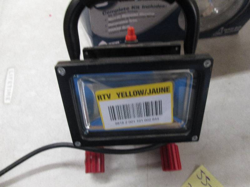 lot 322 image: husky LED work light tested and wor...