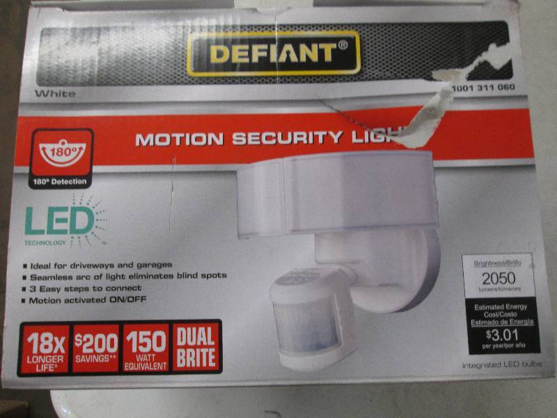 lot 345 image: Defiant LED motion security light o...