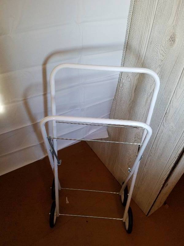 Laundry basket holder