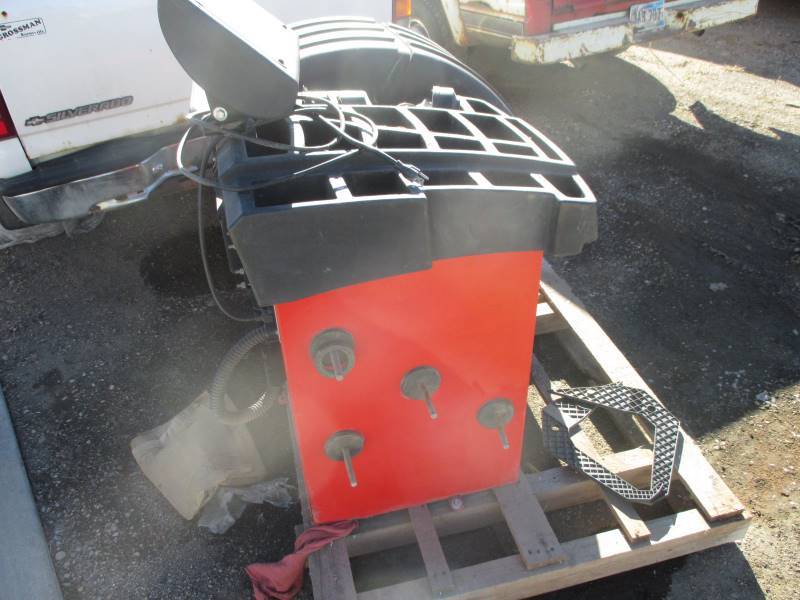 lot 2 image: John Bean Wheel Balancer