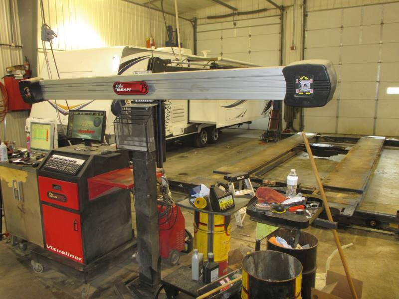 lot 4 image: John Bean 4 Wheel Alignment Machine