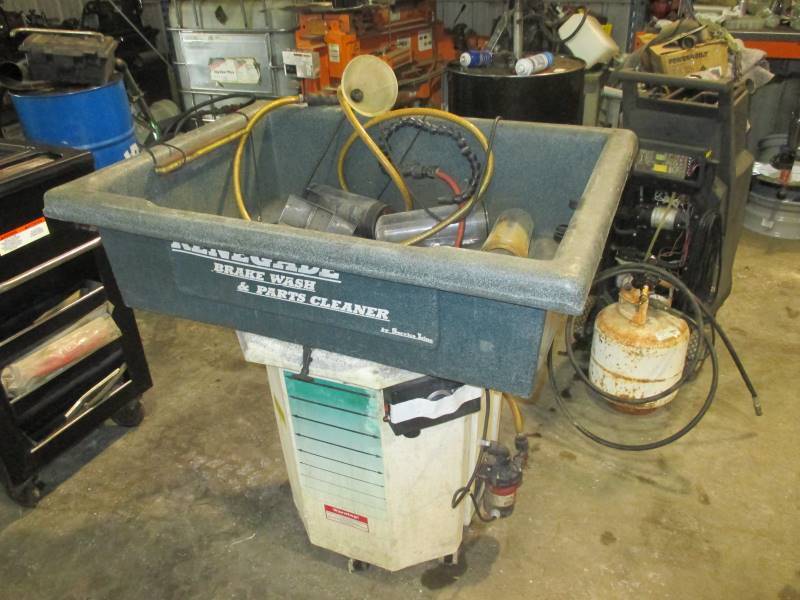 lot 15 image: Renagade Brake Wash & Parts Cleaner