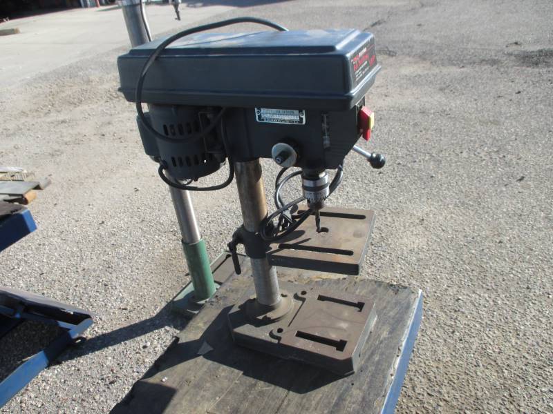 lot 16 image: Craftsman 3 Speed Benchtop Drill Press
