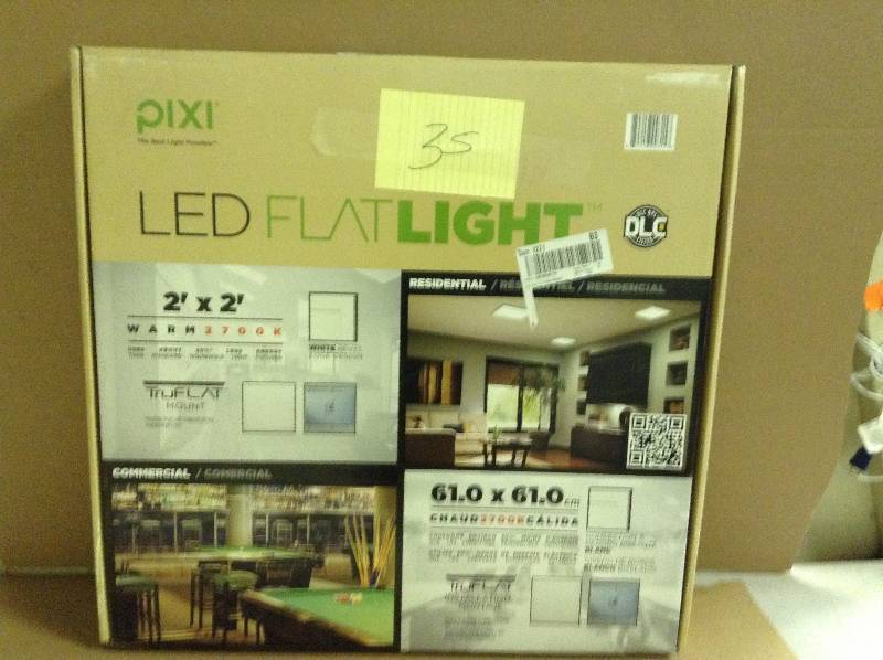 lot 35 image: Pixi LED FlatLight 2 x 2 Never used