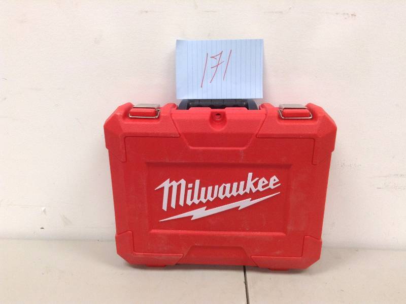 lot 171 image: Milwaukee M18 Drill Diver Battery and charger in like new condition