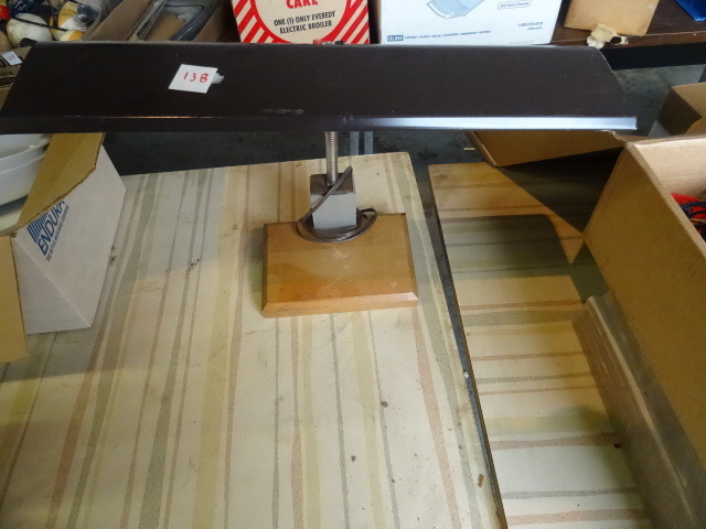 lot 138 image: Desk Lamp