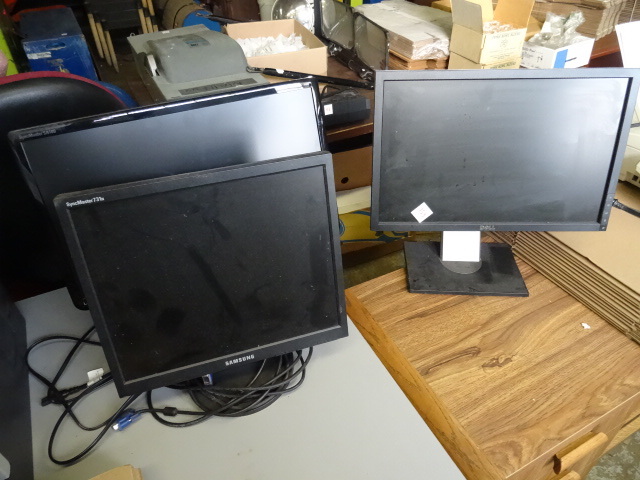lot 153 image: 3 Flat Screen Computer Monitors,