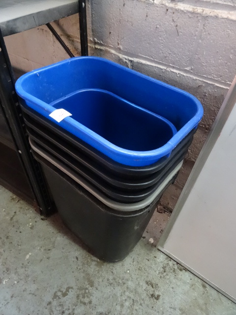 lot 173 image: 7 Office Garbage Cans