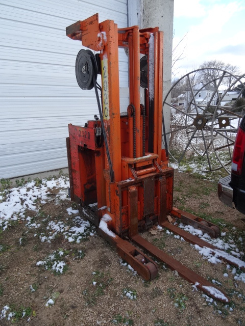 lot 192 image: Raymond  Fork Lift Model L0-R30TT