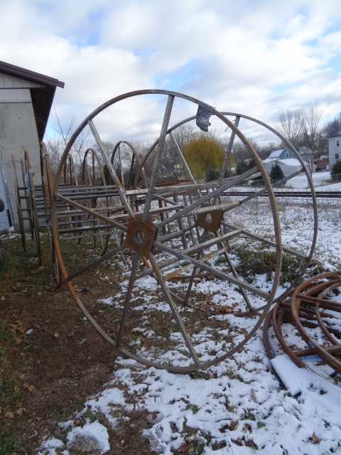 lot 195 image: 2 Metal Reels 84 X 48 Qty 2