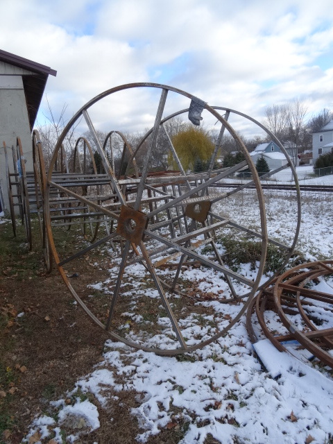lot 196 image: 2 Metal Reels 84 X 48 Qty 2