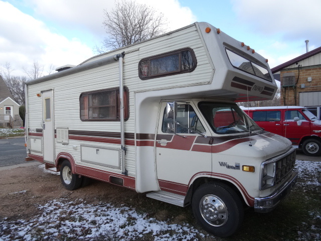 lot 1A image: 1982 NU Wa RV