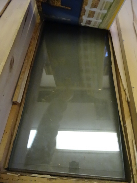 lot 201 image: 14 X 48 Glass Shelves 6 Shelves