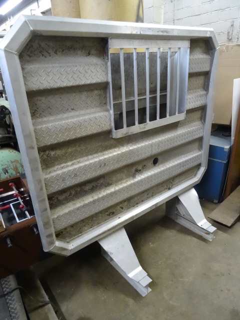 lot 205 image: Aluminum Semi Headache Rack
