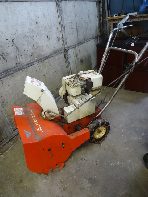 lot 26 image: Jacobsen Super Blitz 20 Snowblower.