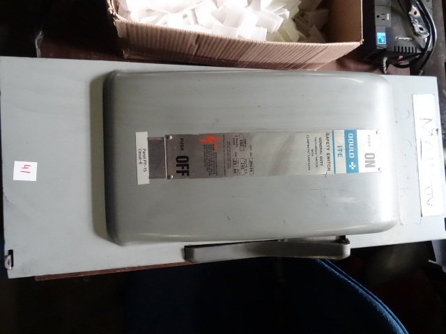 lot 41 image: Gould Safety Switch. 200 Amp